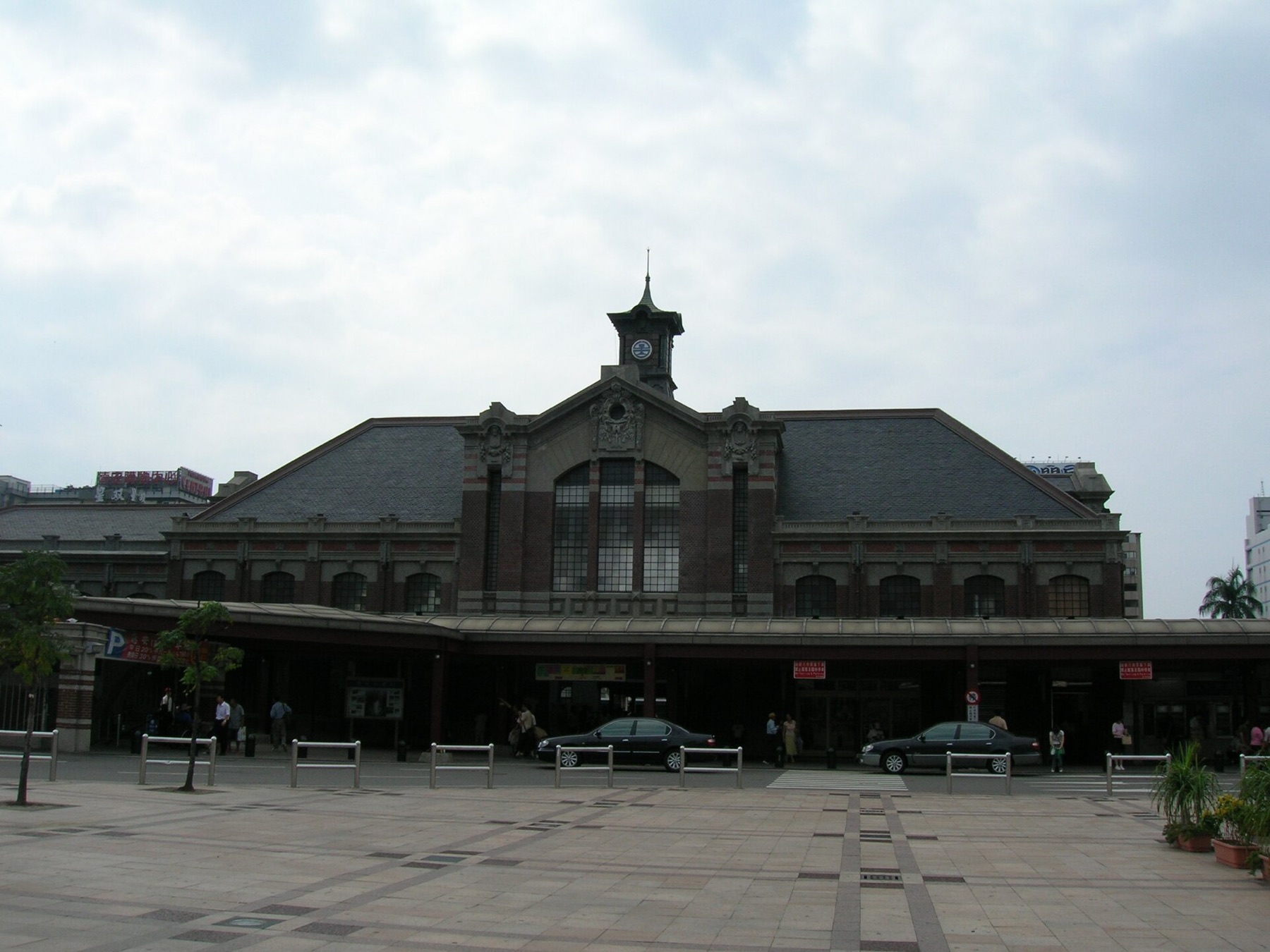 Taichung TRA Station exterior